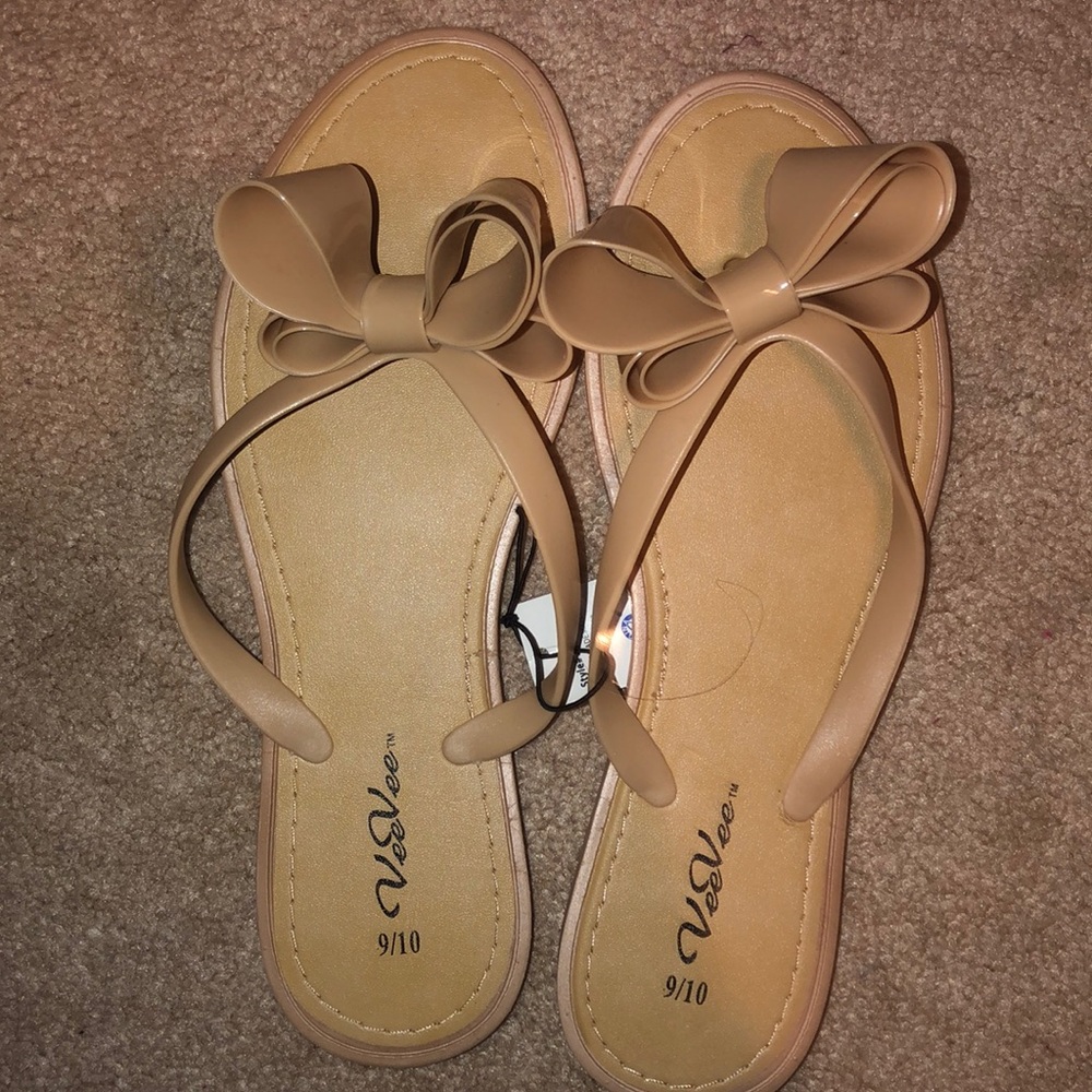 BOW SANDALS!! New with tags!